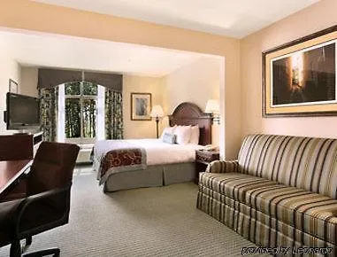 Wingate By Wyndham Charleston Southern Hotel 3*